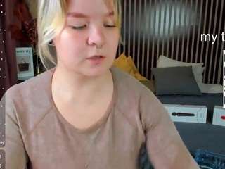 Alicee-Suun live cam preview