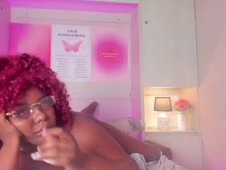 avajamess's live room