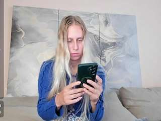 miissblonde live cam preview