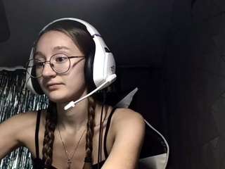Tericapetrain's cam show statistics and live stream