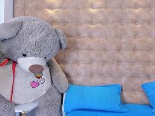 AlinaMontiel live webcam show