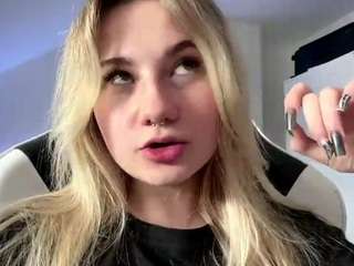 FreddaChase live cam