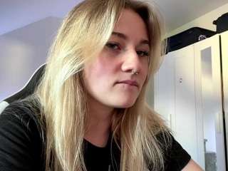 freddachase live webcam show