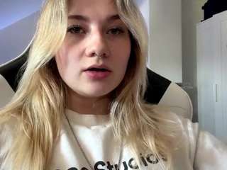 freddachase live webcam show