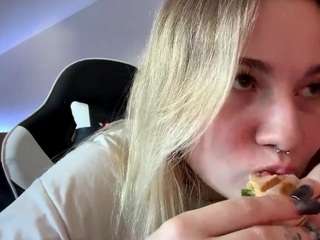 freddachase live webcam show