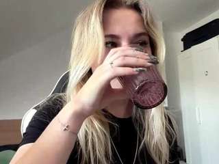 freddachase live webcam show