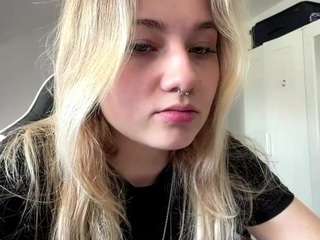 freddachase live webcam show