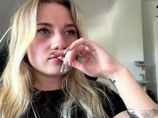freddachase live webcam show