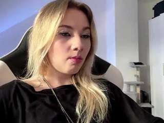FreddaChase live webcam show
