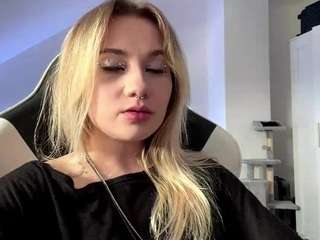 FreddaChase live webcam show