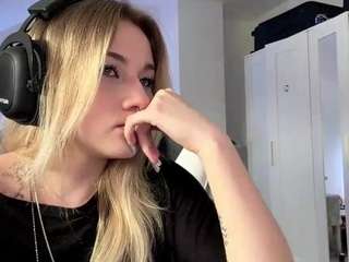 FreddaChase live webcam show