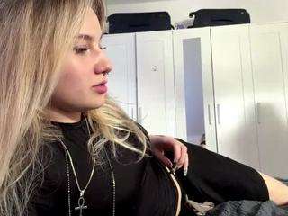 FreddaChase live webcam show