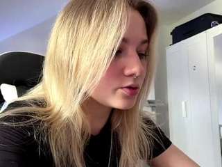 FreddaChase live webcam show
