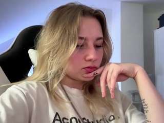 FreddaChase live cam preview