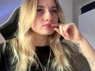 FreddaChase live cam preview