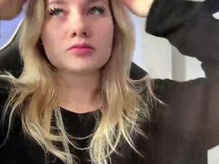 FreddaChase live cam preview