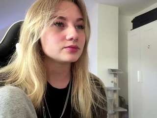 FreddaChase live cam preview