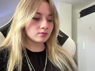 FreddaChase live cam preview