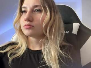 FreddaChase live cam preview