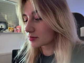 FreddaChase live cam preview