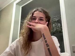Zoe live webcam show