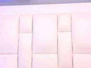 vanesaguzman Live Webcam on CamSoda
