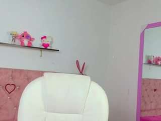 zaraluux's live room