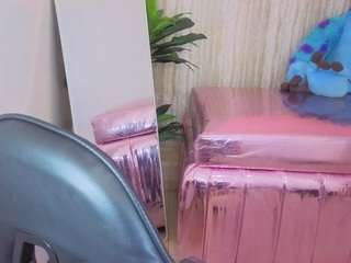 Isabella444-T live webcam show