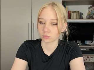 Emma live webcam show