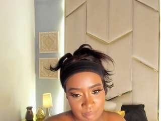 Britany More live webcam show