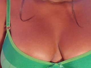Britanyymore's cam show statistics and live stream