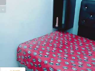 Carol_lit live cam preview