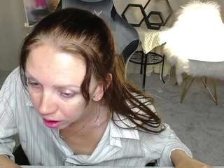 EmilyStevart live webcam show