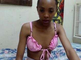 fluffypeach23 live webcam show