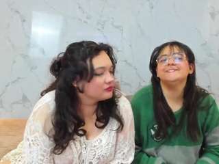 genesis-y-moon live webcam show