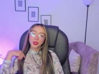 helen-foxy live webcam show