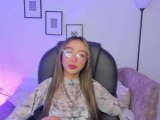 helen-foxy live webcam show