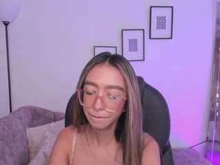 Helen-foxy live webcam show