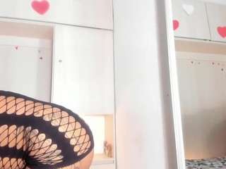 le modèle kendallwestt est en webcam porno dans un show sur le site camsoda, il possède les tags suivants: anal,shaved pussy,handjob,anal toys,lingerie,lovense,naked,no drinking,pov,public,skinny,fingers,smoking,strip,striptease,tattoos,teen 18,toys,twerk,young adult