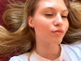 Live cam show with LedaPresho