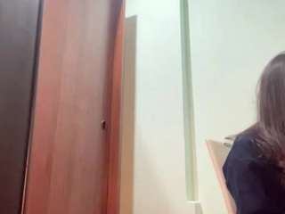 Mary live cam preview
