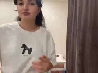 Izzabel live webcam show