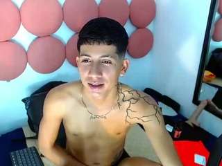 JuliianWolf live webcam show