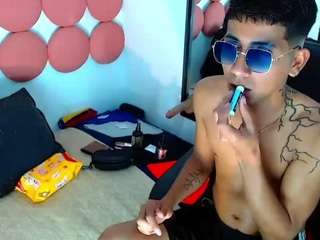 JuliianWolf live webcam show