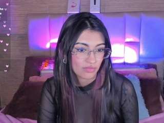miadevine's live room