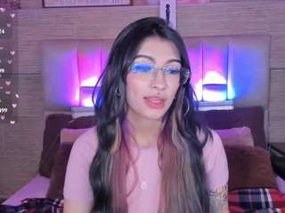 miadevine Live Webcam on CamSoda