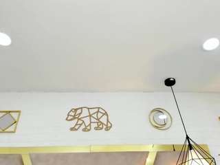 tania-brown01 live cam