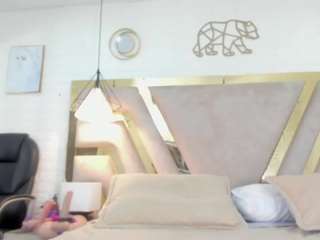 tania-brown01 live cam preview