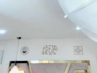 tania-brown01 live cam preview