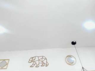 tania-brown01's live room